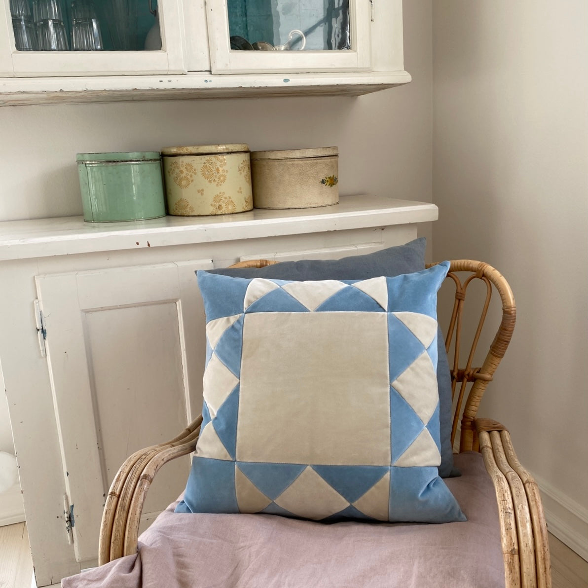 Alba blue dust 50 x 50 cm.