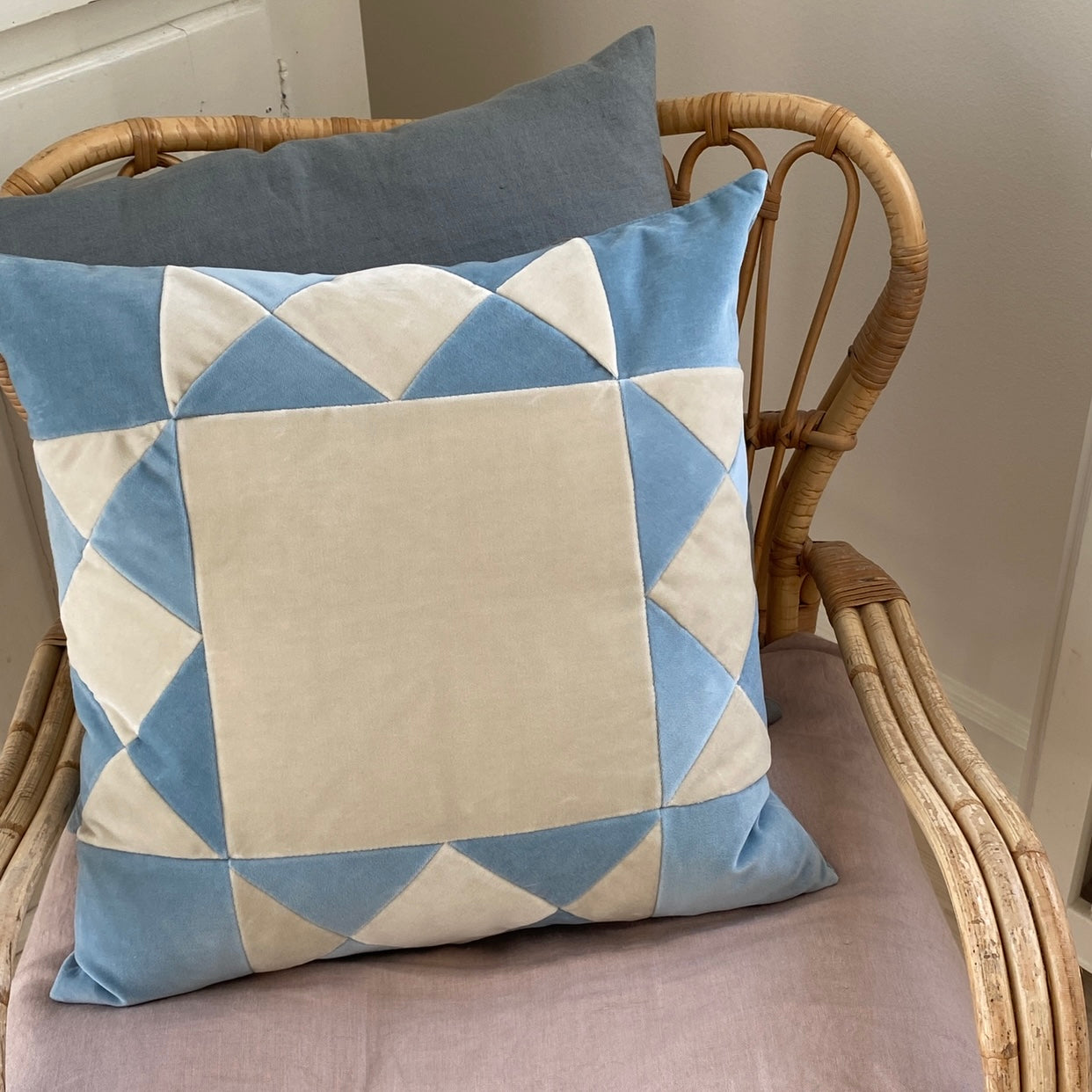 Alba blue dust 50 x 50 cm.