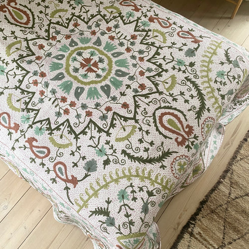Kantha suzani No 26 - 2.7 x 2.2 M