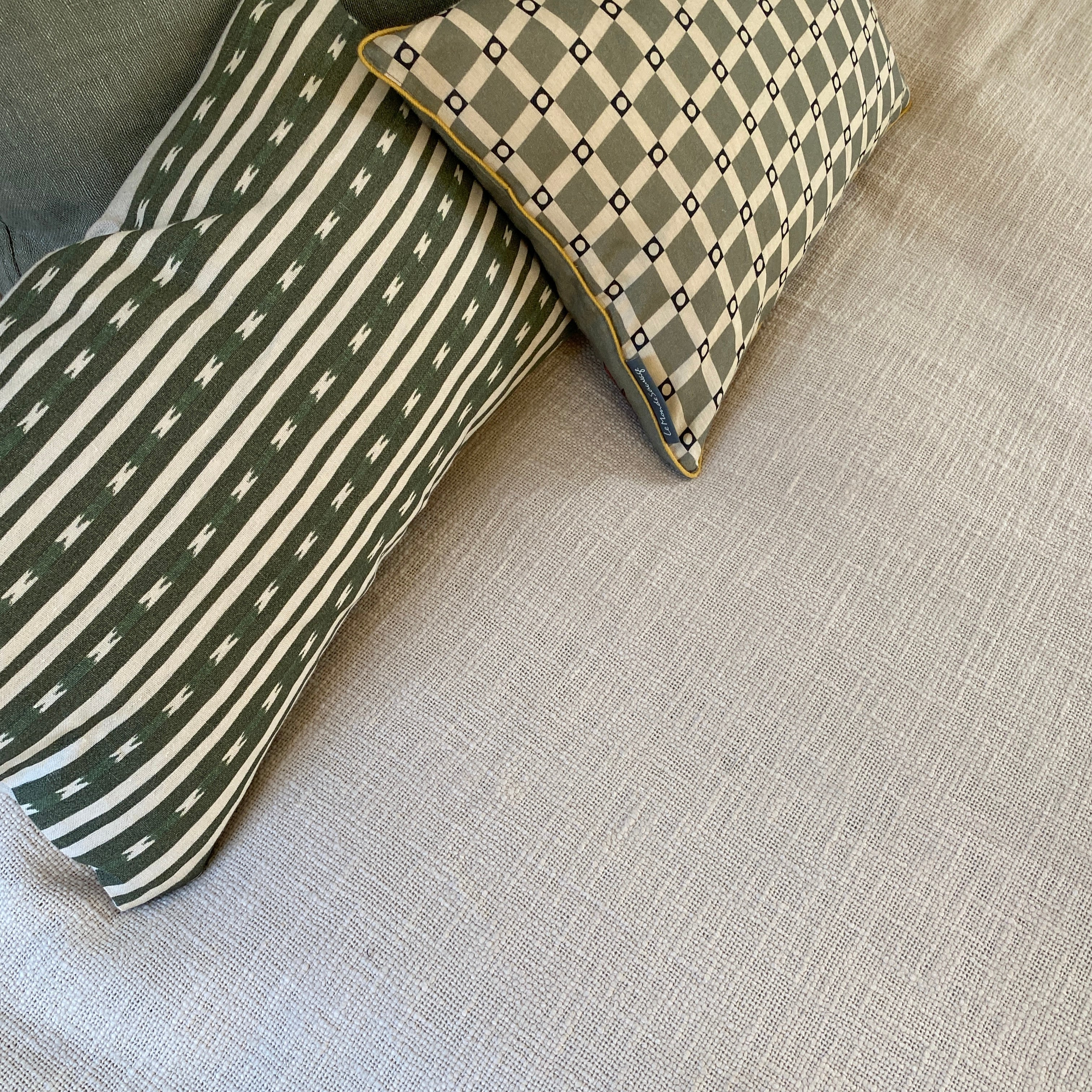 Khadi Cotton handwowen 2.6 x 2.3 m.