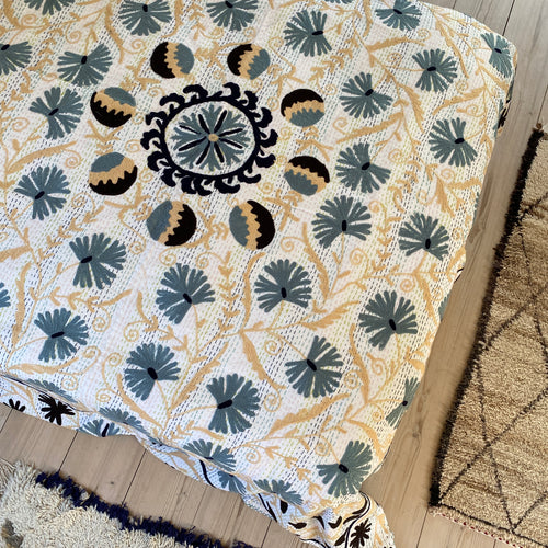 Kantha suzani No 23 - 2.6 x 1.8 M